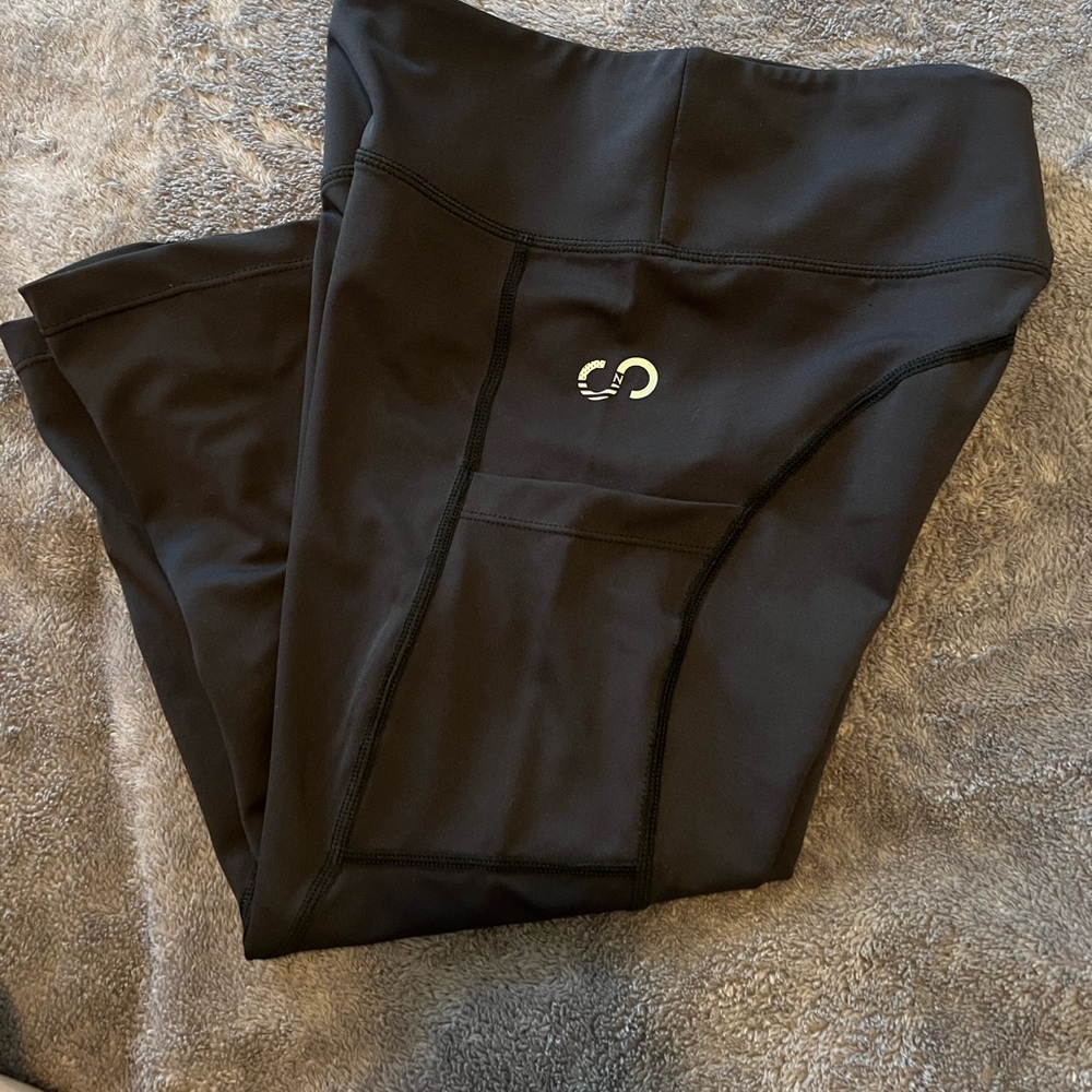 Curves N Combatboots Empower Capris- Small